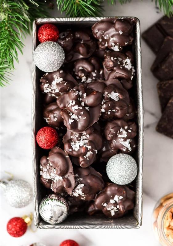 kešu oriešky z tmavej čokolády s morskou soľou jednoduchý nápad na vianočný koláč s dvoma surovinami