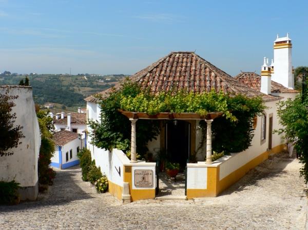 obidos-lantligt-landskap-medelhavs-hus-gata-storlek