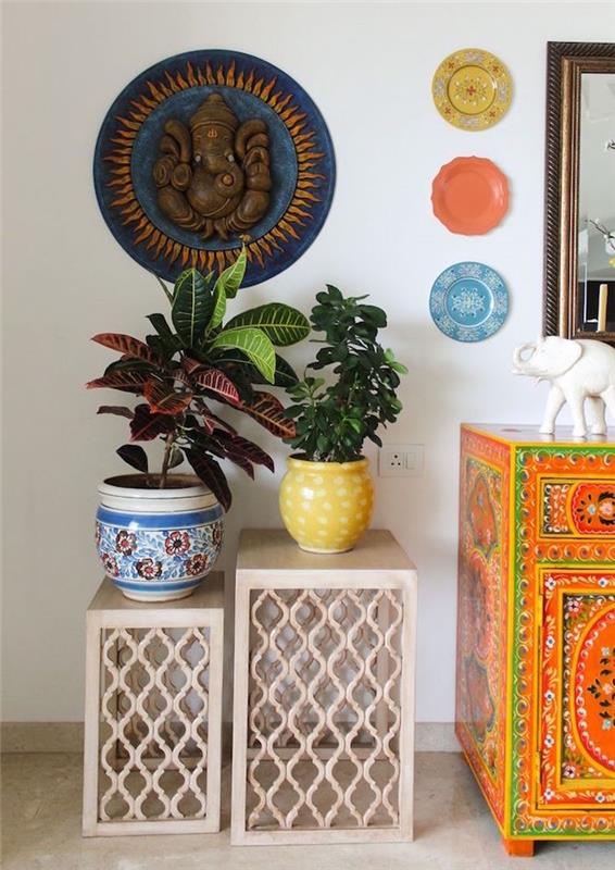 Indisk zen deco objektidé, möblera vardagsrum med exotisk dekoration, traditionell färg byrå