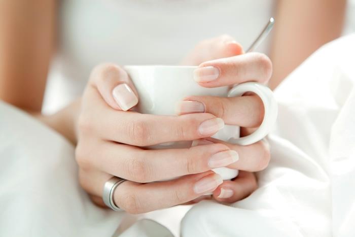 gélový necht jarná starostlivosť krása zdravie detoxikácia rúk manikúra minimalistický japonský štýl žiadny lesk
