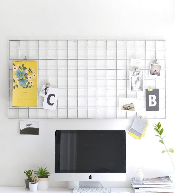 DIY -förvaring, metallgaller för ditt kontorsområde, anslagstavla, foton, viktiga anteckningar, kalender ovanför ett skandinaviskt skrivbord