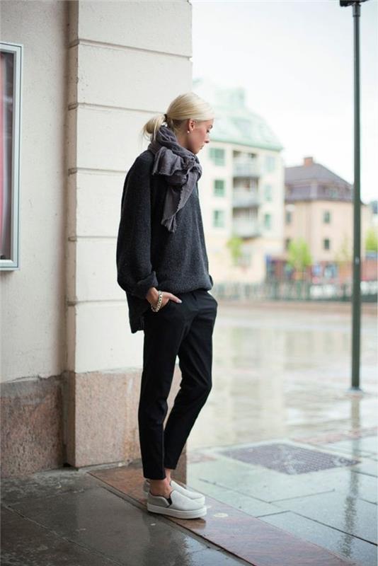svartfärgad-kvinna-klipp-byxor-med-sneakers-blont-hår-mode-idé