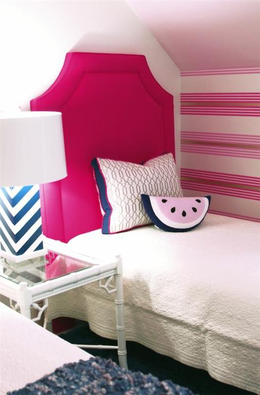 غرف نوم باللون الوردي