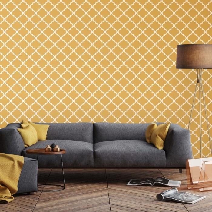 farby, ktoré sa spájajú v modernom interiéri, usporiadaní obývačky so žltými stenami a parketami z tmavého dreva