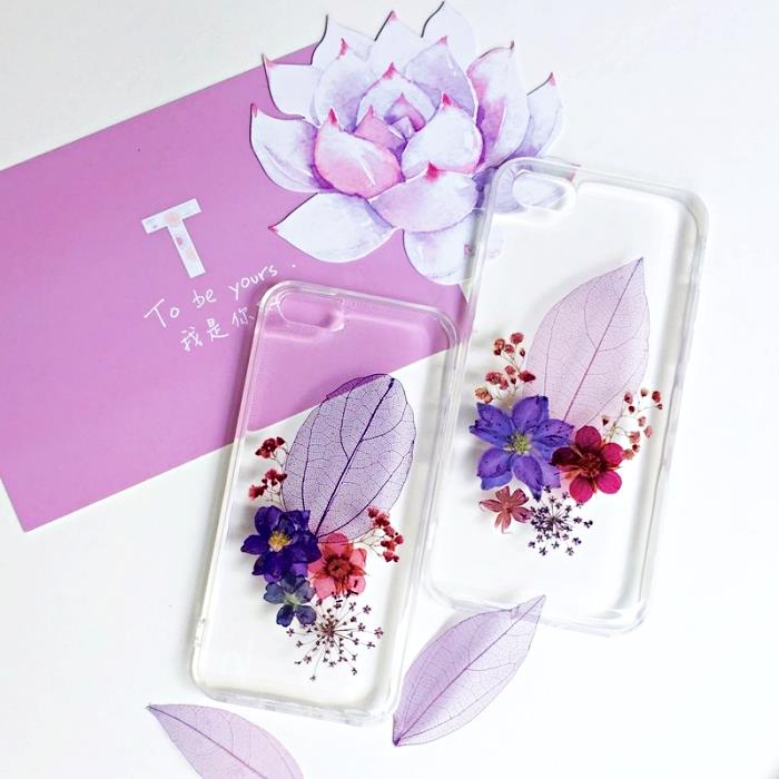 príklady transparentných personalizovaných puzdier s kvetmi a sušenými listami vo fialovej a červenej farbe