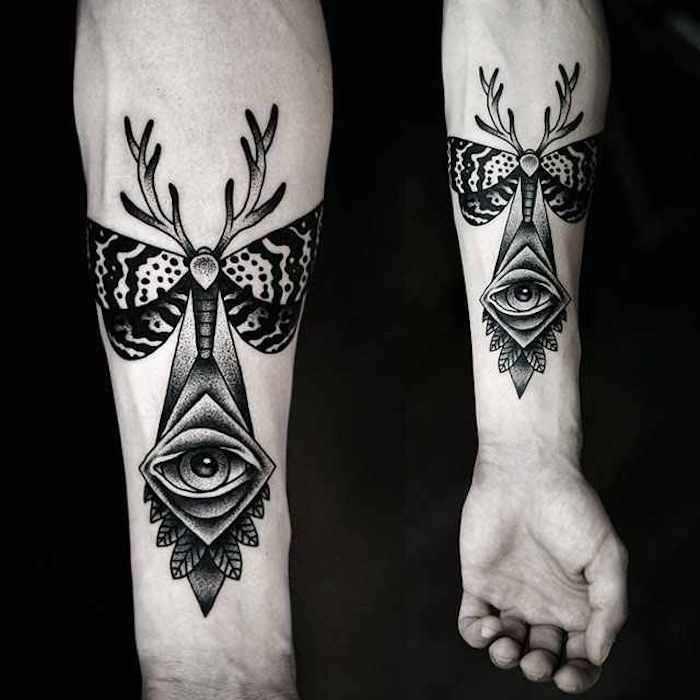 ögon- och fjäriltatuering med rådjur, intressanta egyptiska tatueringsdesigner