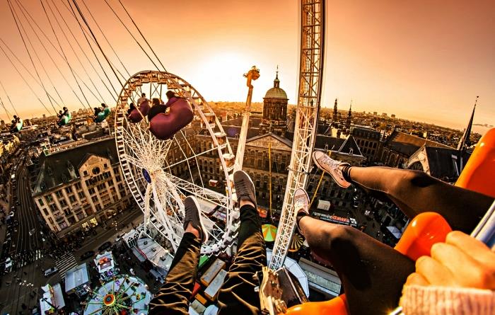 pohľad zhora na Place du Dam, ruské koleso na Place du Dam, zábavné aktivity na objavovanie Amsterdamu