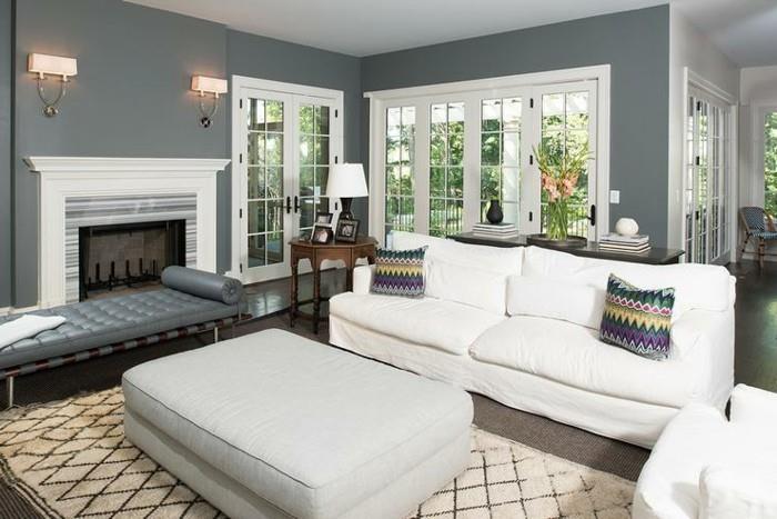 Come arredare il soggiorno, soggiorno con pareti grigie, divano di colore bianco
