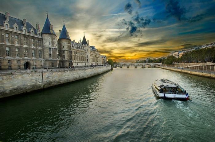 paris-neobvykle-promenade-prechadzky-paris-sen-navsteva-seine-lodi