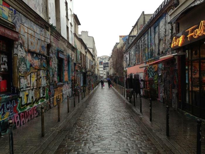 passers-by-paris-grafitti-promenade-on-the-uliciach-paris-sous-le-ciel