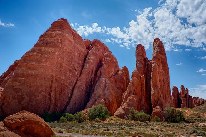 stenar i terrakottafärg, ökenlandskap, Nevada, tropisk vegetation, majestätisk bild, tyst hörn