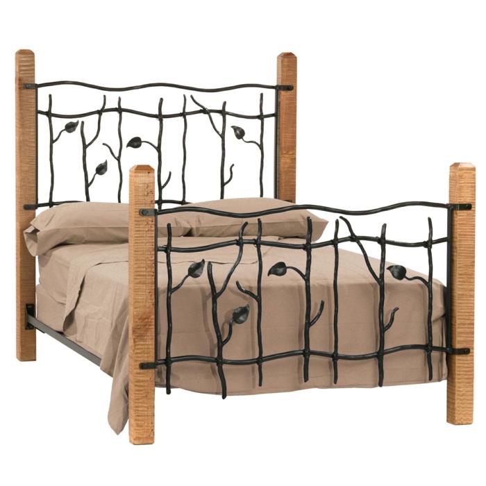 drevená skriňa, kovaná posteľ so vzormi kríkov, lístia a kvetov na čelo postele, posteľná bielizeň vo svetlohnedej farbe, modernizácia starého nábytku