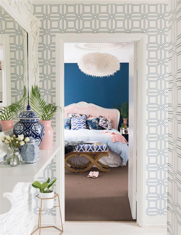 hur man ordnar korridoren, vit armatur för dekoration av fuskpäls, sovrum med mörkblå väggar och pastellrosa sängar