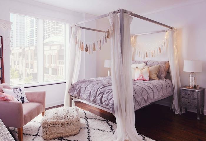 idé hur man ordnar ett romantiskt och feminint sovrum, sängbädd av trä målad i pulverlila