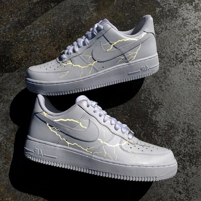 ljusgrå färg för skor anpassa air force 1 vita sneakers blixtritning