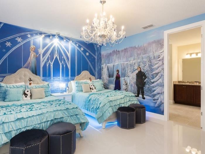 výzdoba snehovej kráľovnej, spálňa s bielym stropom a stenami zdobená dizajnovými nálepkami Frozen, čelo postele s bielymi gombíkmi