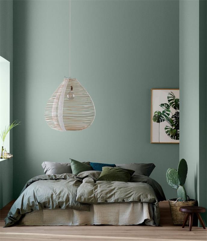 zelená seladónová modrá, sivá, zelená a modrá posteľná bielizeň, originálne exotické závesné svetlo, svetlé parkety