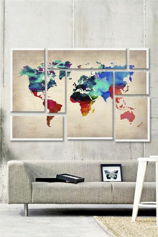 perleťovo šedá s mapou sveta na stene v jasných farbách s dlhou sivou sedačkou