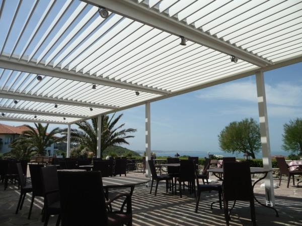 pergola-bioklimat-konstruktion-för-din-restaurang