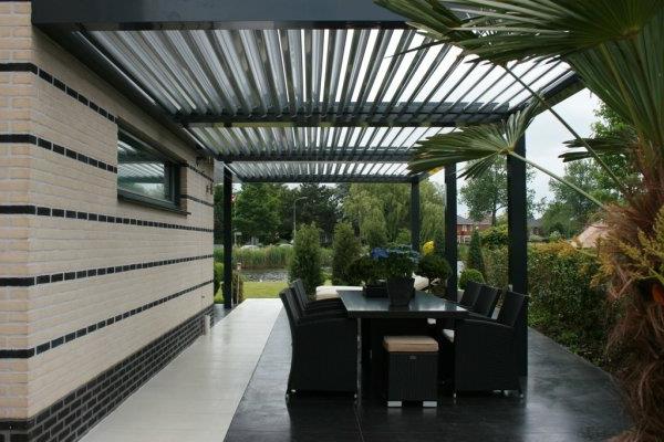 modern-utomhus-bioklimatisk-pergola