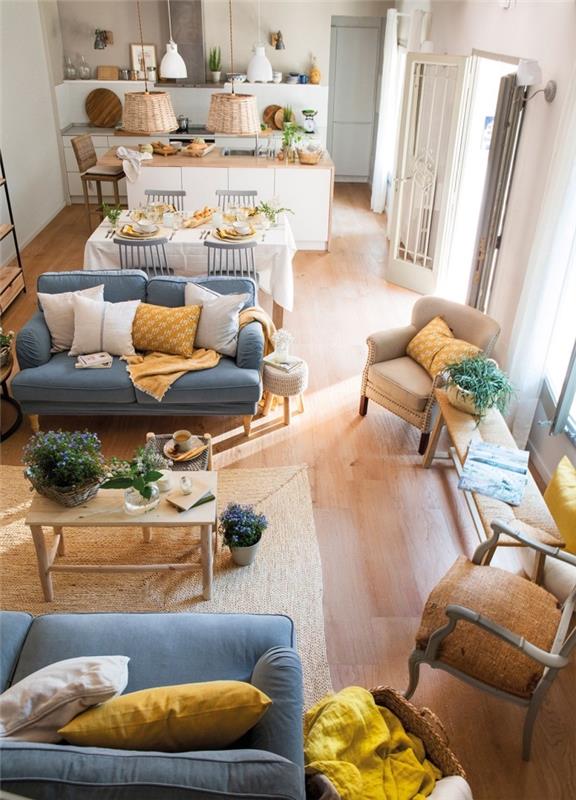 biela dekorácia obývačky s dreveným nábytkom, aké dekoratívne doplnky do útulnej miestnosti, žlté vankúše