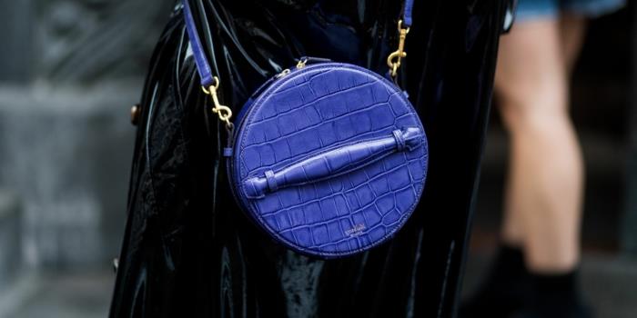 trendig blå handväska, axelväska, rund väska med handtag och axelrem