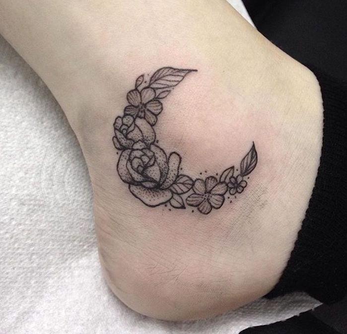 inspi tetovanie rastúce kvety na nohe alebo tetovanie na členku