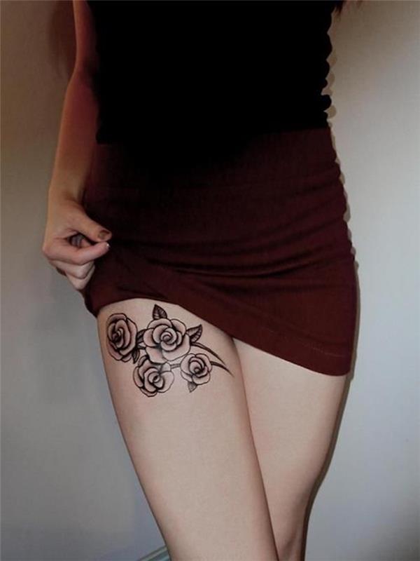 Tetovanie na ružovom stehne, dámske tetovanie na hornej časti nohy