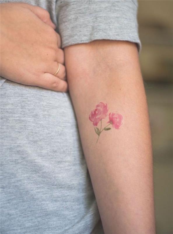 malý dizajn akvarel ruže kvet tetovanie