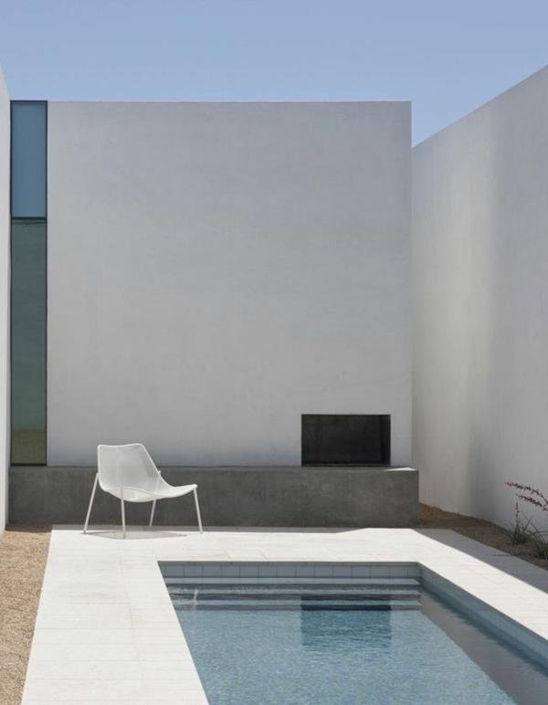 liten pool över marken, modern arkitektur