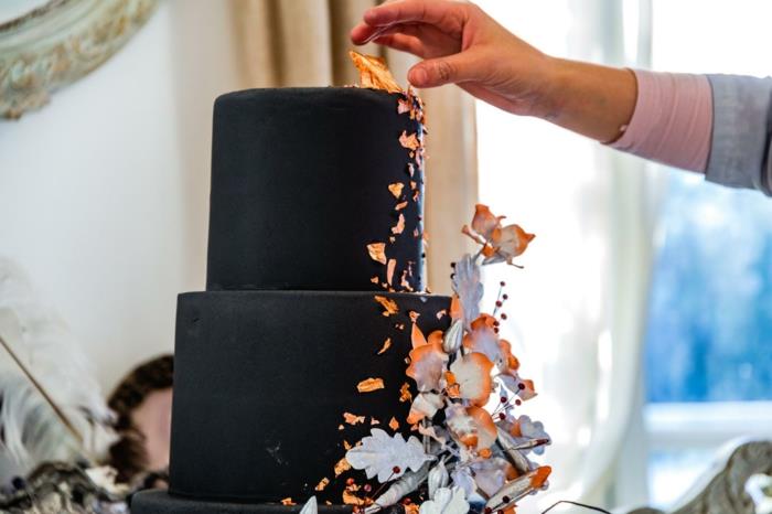 oslavný dezert, čokoládová narodeninová torta, torta v minimalistickom dizajne