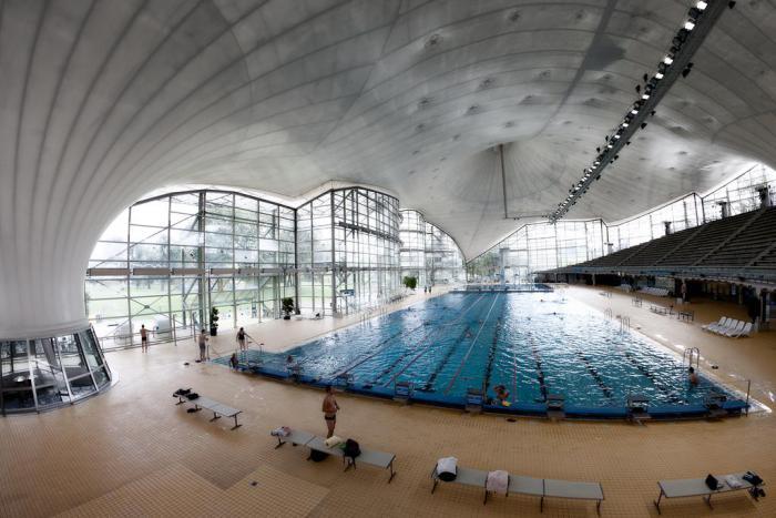 حمام سباحة-أولمبي-هائل-في-ميونخ-لا يصدق-هندسة داخلية