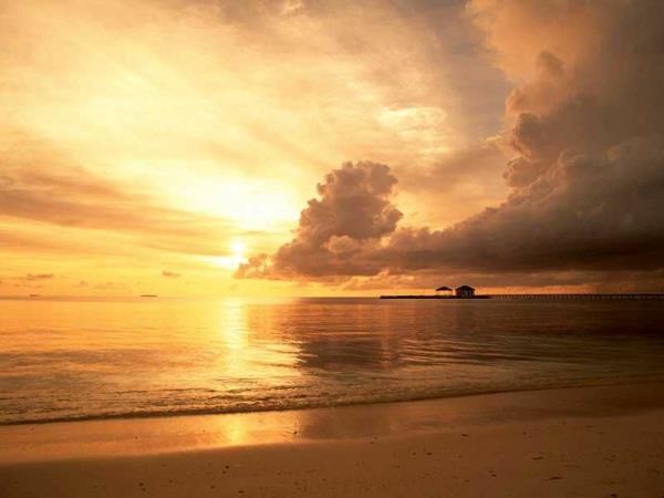 beach-sunset-photo-pretty-sand-sea
