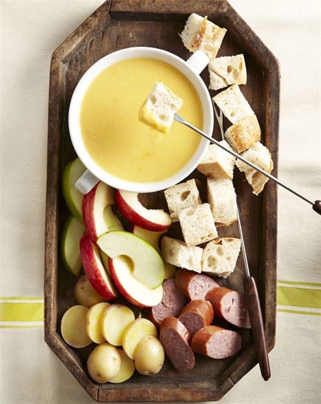 valentínske syrové fondue jedlo ideálne pre príjemný romantický večer