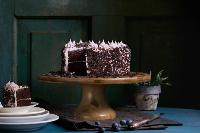 príklad koláča z tmavej čokolády na sviatok svätého Valentína, nápad na sladký recept na romantické jedlo