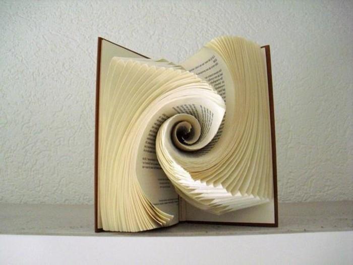 vik-bok-abstrakt-bok-origami-konst-med-en-bok