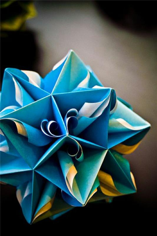 skladací papier-hviezda-origamy-v-modrom-papieri-ako-na-origami-pre začiatočníkov