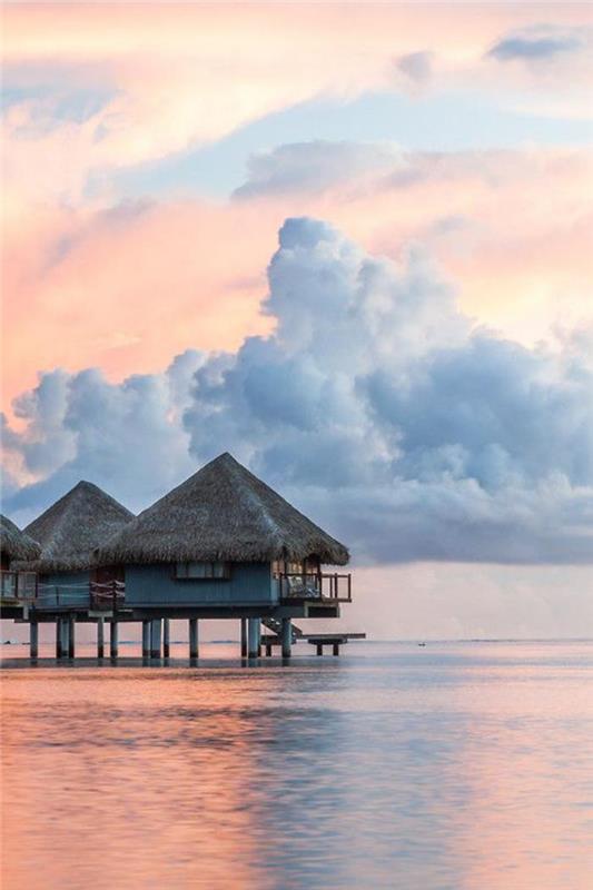 Franska-polynesien-resa-flytande-bungalows-Bora-Bora