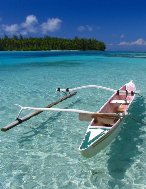 fransk-polynesien-resa-kristall-vatten-och-vit-barque