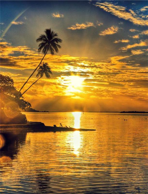 fransk-polynesien-resa-vackert-landskap-vid-solnedgången