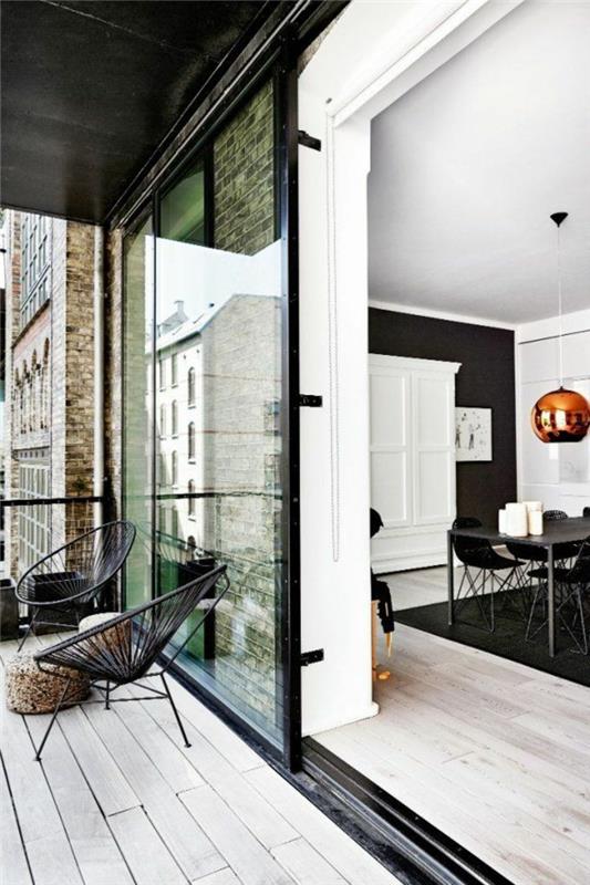 leroy-merlin-priečka-dvere-do-bytu-balkón-svetlo-parkety-podlaha-interiérový nábytok