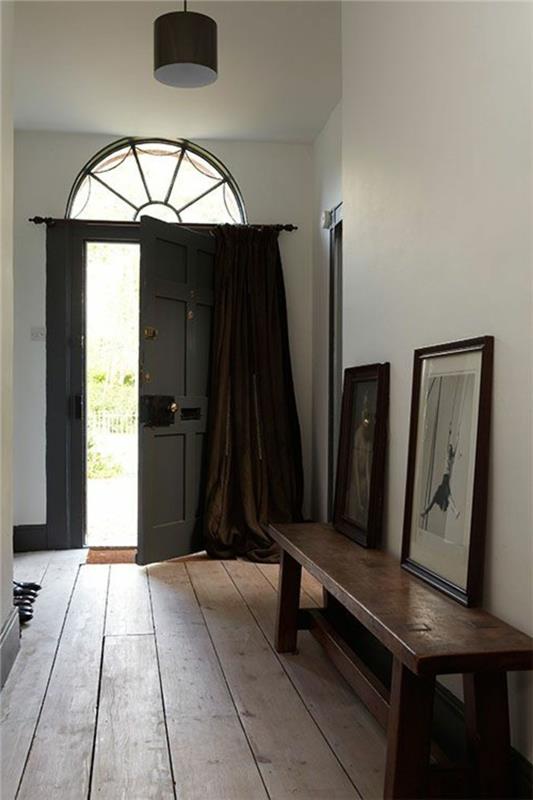 vchodové dvere-kline-interiér-elegantné-a-moderné-podlahy-s-tmavo-hnedými podlahami-dizajn-vstupné dvere