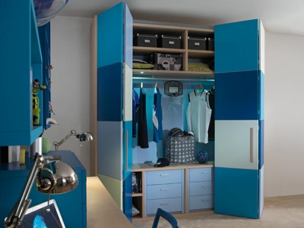 Fällbar-garderob-dörrar-blå-garderob-garderob