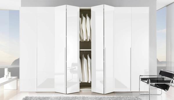 vik-garderob-dörrar-ett-glänsande-vitt-skåp