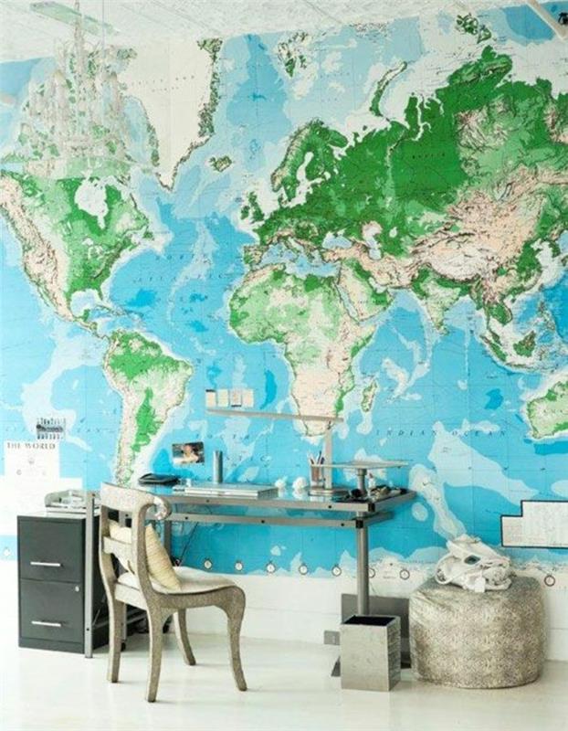 مساحة مكتبية لخريطة العالم