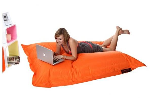 puffe-geant-design-nepremokavý-oranžový-veľký-milibag