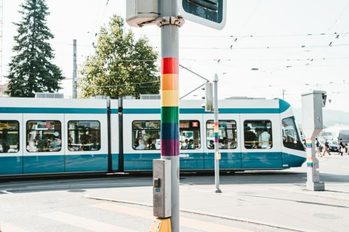 ta spårvagn, åksjuka, boulevard i staden, blå och vit spårvagn