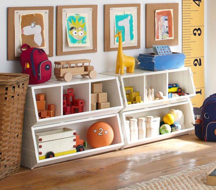 تخزين منخفض لغرفة ألعاب الأطفال خزانة تخزين لعبة طفل صغير ، ألعاب خشبية داخلية جميلة بتصميمات ملونة