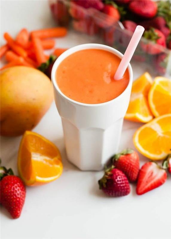lahodný-jahodovo-oranžovo-mrkvový-smoothie-recept-zdravý-recept