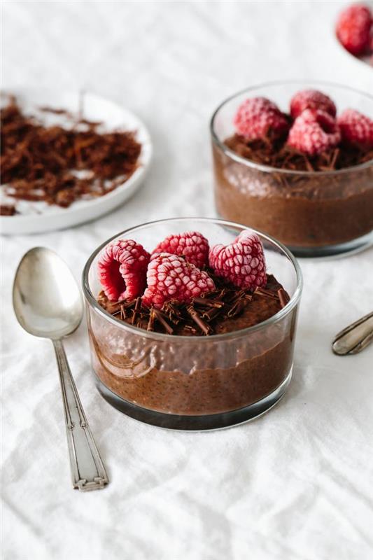 recept na ľahký zdravý dezert, čokoládovú chia penu, čokoládový a malinový puding ľahko vyrobiteľný